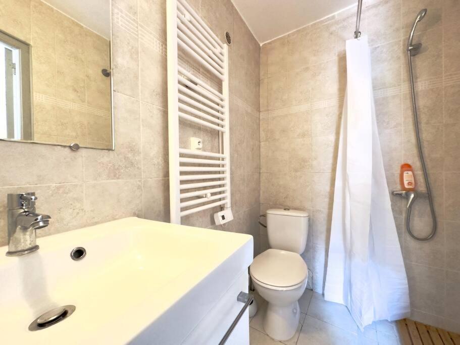 Charmant Studio A 200M Du Gardon Ремулін Екстер'єр фото