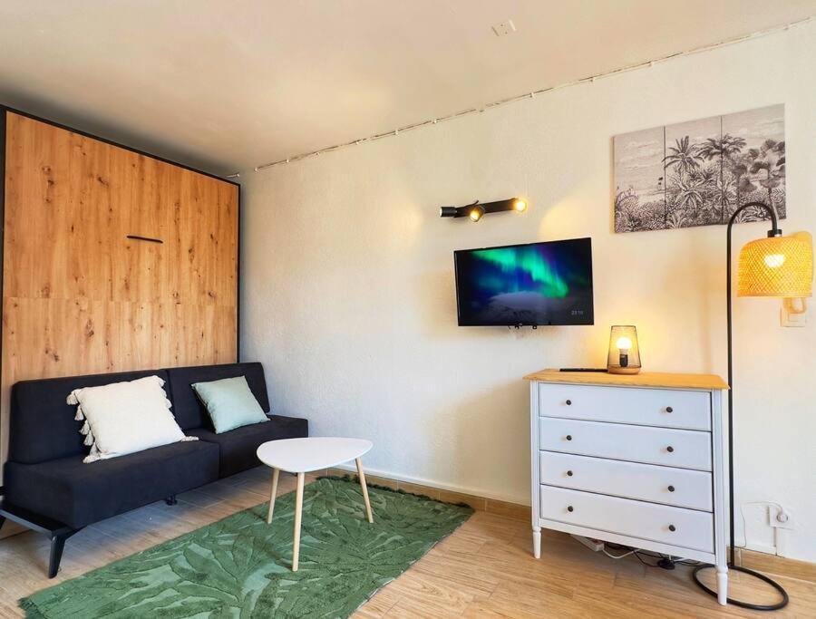 Charmant Studio A 200M Du Gardon Ремулін Екстер'єр фото