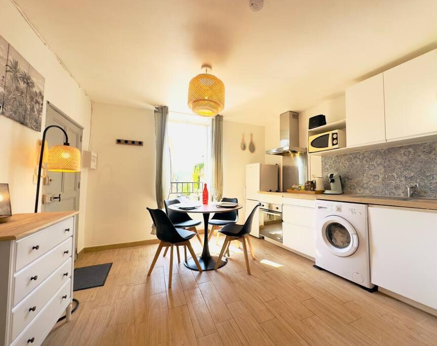 Charmant Studio A 200M Du Gardon Ремулін Екстер'єр фото